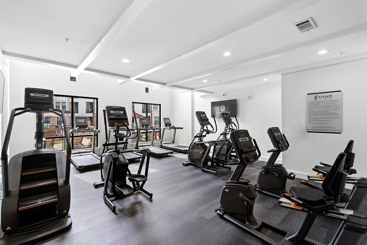 Stylish 2b2b Near Toyota Hq The Star Legacy West 2359 Appartement